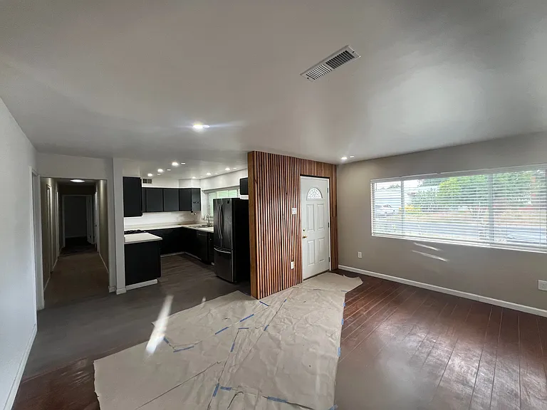25 Kathryn Dr — Photo 3
