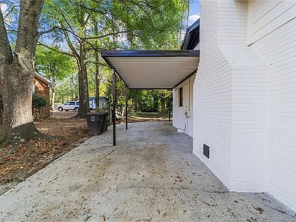 5th image of 3806 Martin Ave