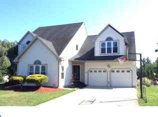 4 Fox Run, Mount Laurel, NJ 08054
