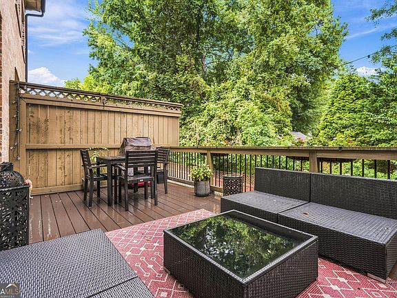 2nd image of 519 Ansley Cir NE