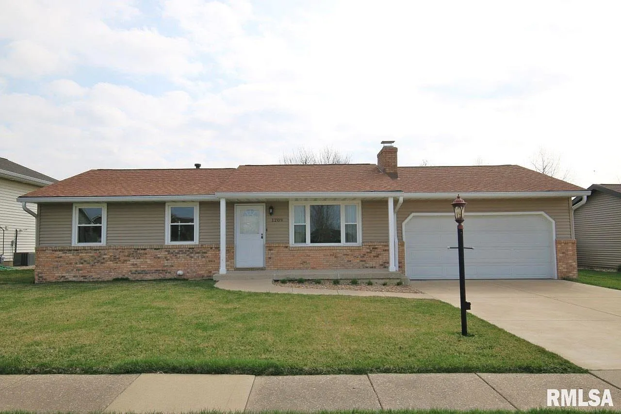 1209 Westminster Dr photo 1