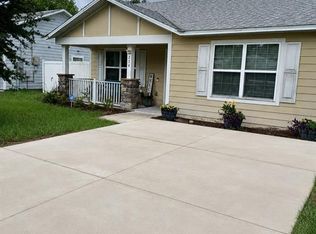 214 W Ella J Gilmore St, Apopka, FL 32703