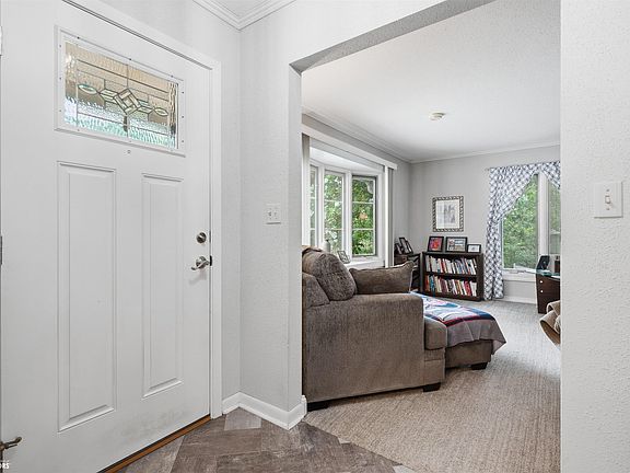 3rd image of 1015 Westwood Dr