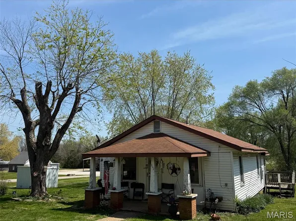 202 Clay St, Iberia, MO 65486