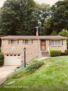 2063 Holiday Park Dr, Pittsburgh, PA, 15239