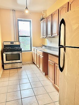 2nd image of 450 W 162nd St #E3