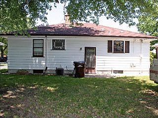 1st image of 721 E 163rd St