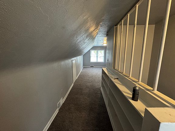 4th image of 9657 Grandville Ave