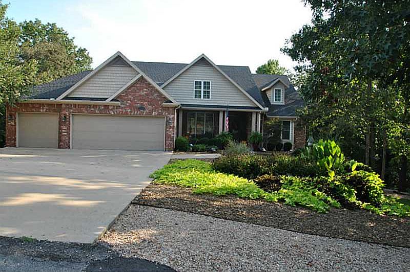 1st image of 11 NE Berrydale Ln