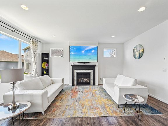 3rd image of 704 Cozy Nest Dr