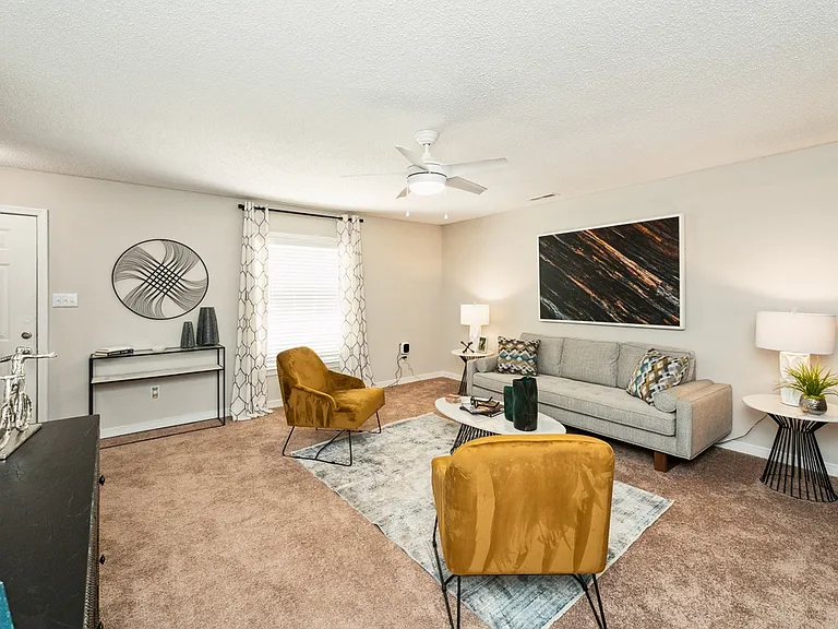 Hyde Park Townhomes — Photo 18