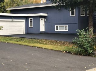 6425 Hampton Dr, Anchorage, AK 99504