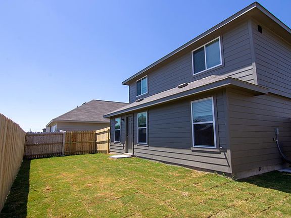 3rd image of 1125 Marquis Dr