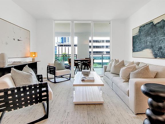 3rd image of 951 Brickell Ave APT 505