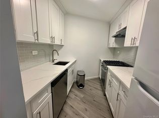 2 Bay Club Dr APT 11H, Flushing, NY 11360