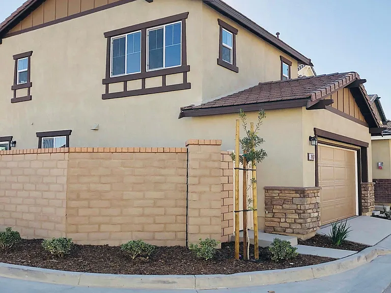 2897 E La Avenida Dr — Photo 36