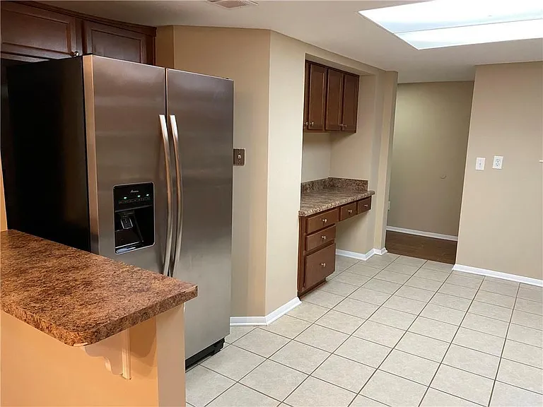 2207 Surrey Ct SE — Photo 7