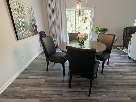 5th image of 712 Mirror Pond Dr