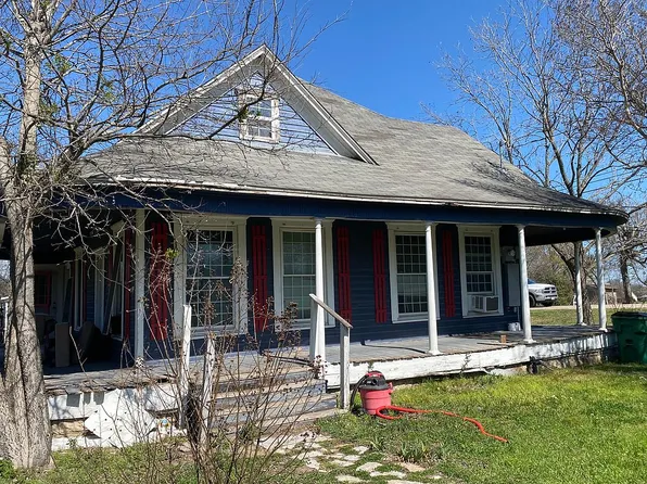 300 N 4th St, Buckholts, TX 76518