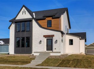 2706 SW 18th St, Ankeny, IA 50023