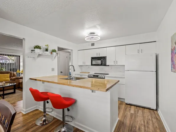 650 Del Verde Cir Unit 5, Sacramento, CA 95833