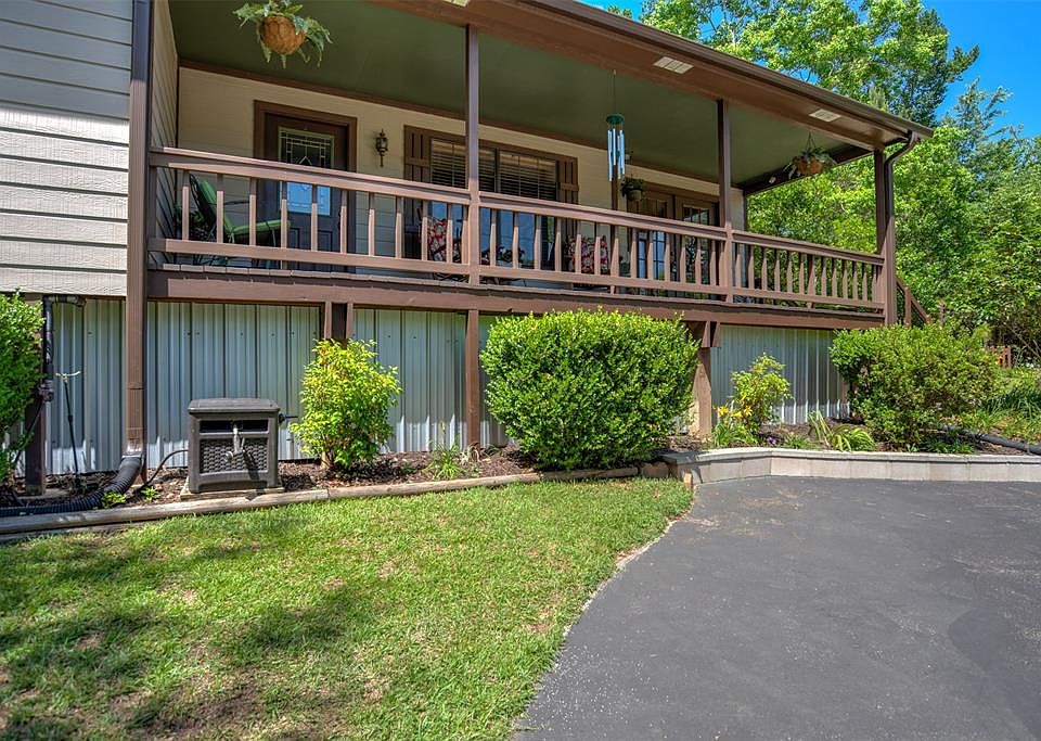 1st image of 510 Ivanhoe Estates Dr