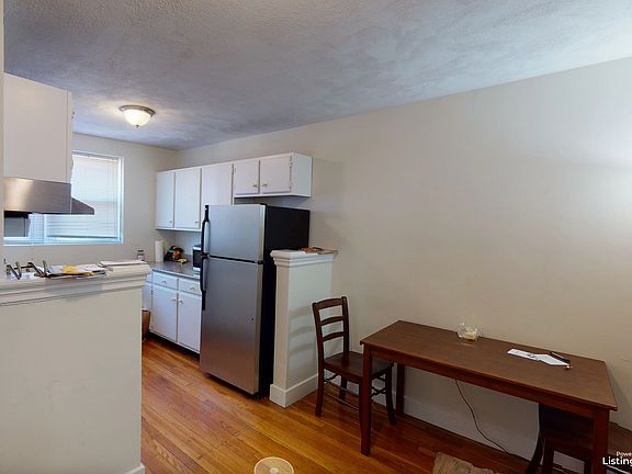 2nd image of 402B Highland Ave #32