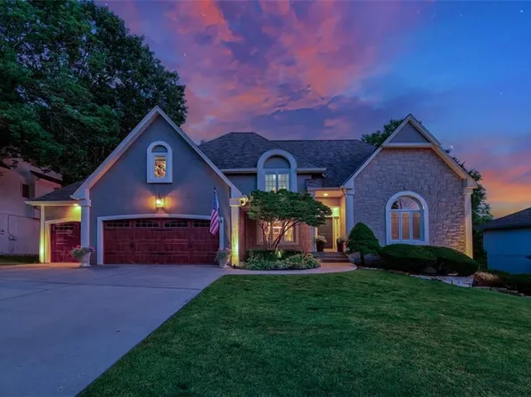 5449 NE Northgate Xing, Lees Summit, MO 64064