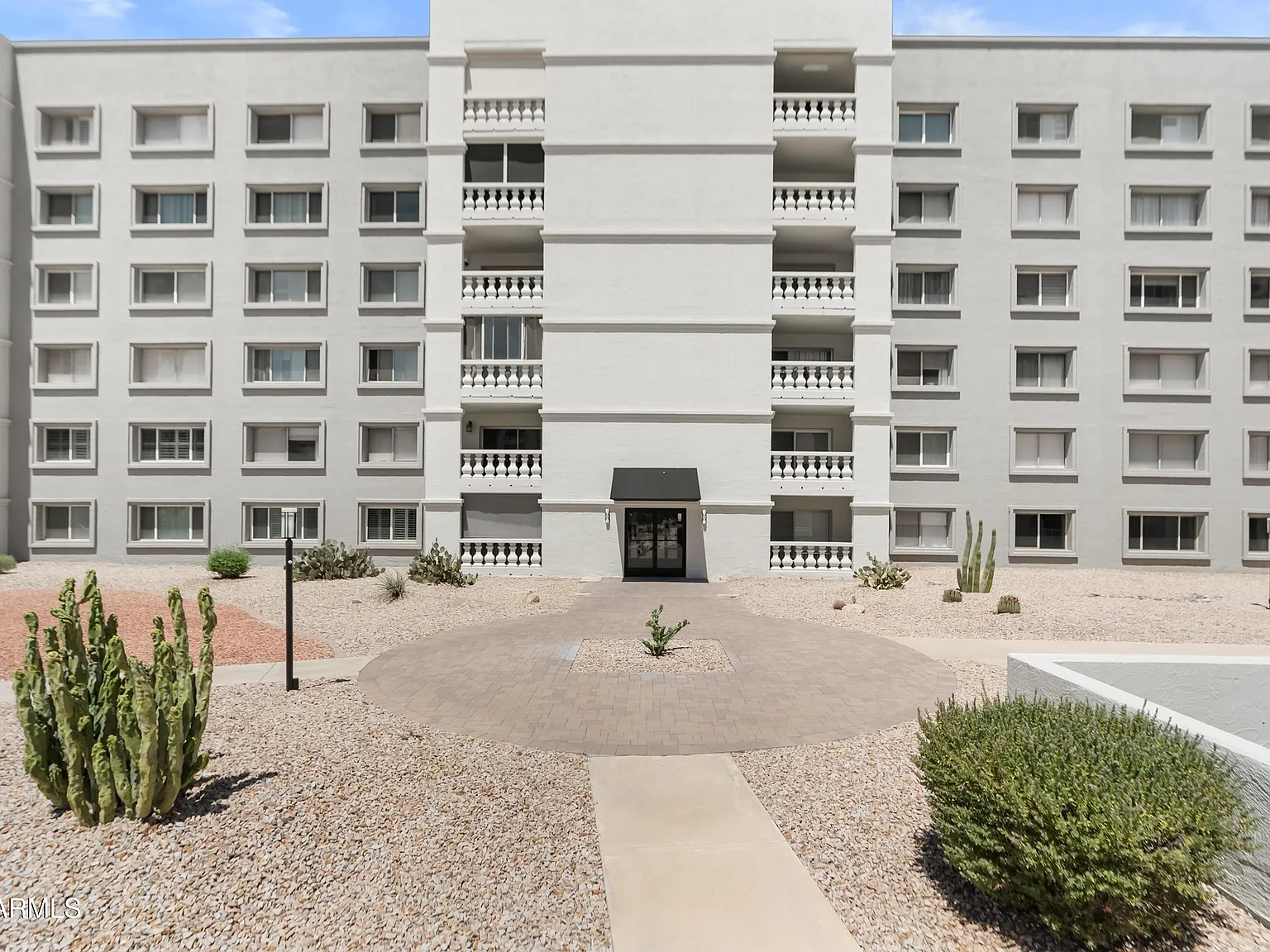 2 bed, 2.0 bath, 1200 sqft, $1,900 — Photo 2
