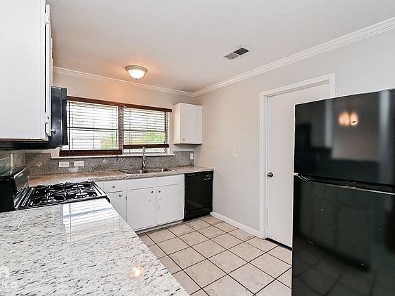 5th image of 4418 Tareyton Ln