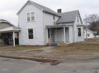 114 E Rogers St, Salem, IL 62881