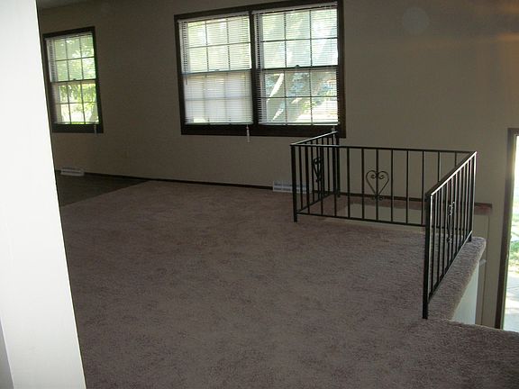 3rd image of 4918 Glasgow Ave