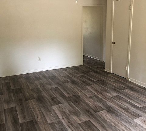 2nd image of 301 Hathaway Dr