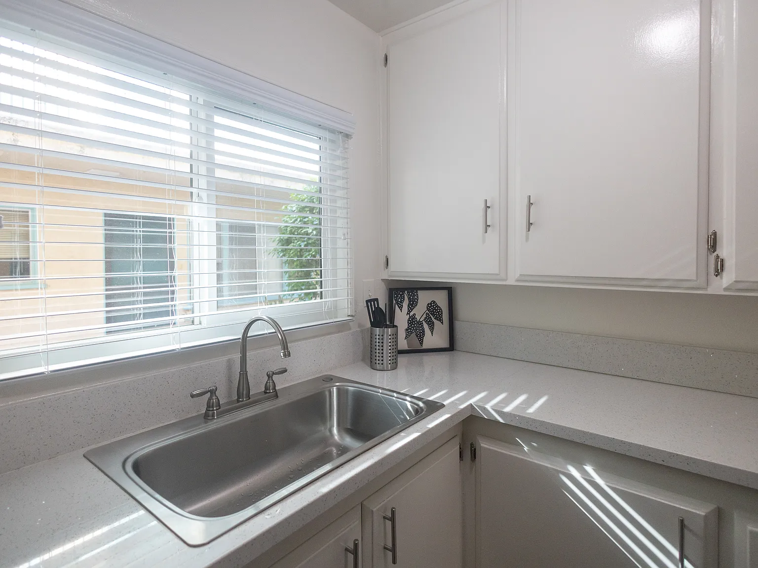 1 bed, 600 sqft, $2,325 — Photo 2