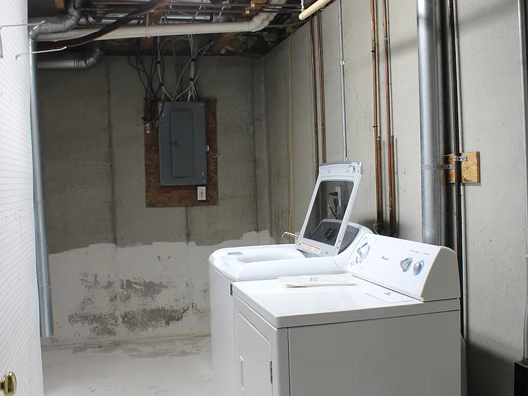 Utility room and storge