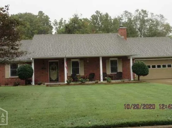 804 Putting Green Dr, Blytheville, AR 72315