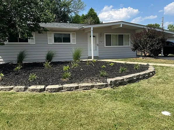 11837 Flushing Dr, Maryland Heights, MO 63043