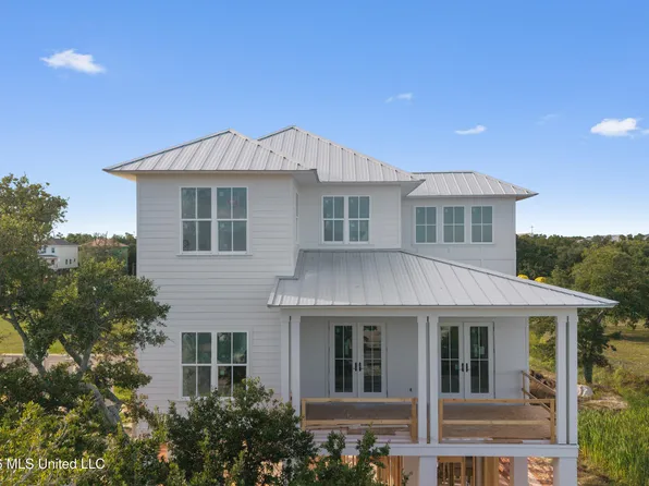 125 Sandy Beach Dr, Pass Christian, MS 39571