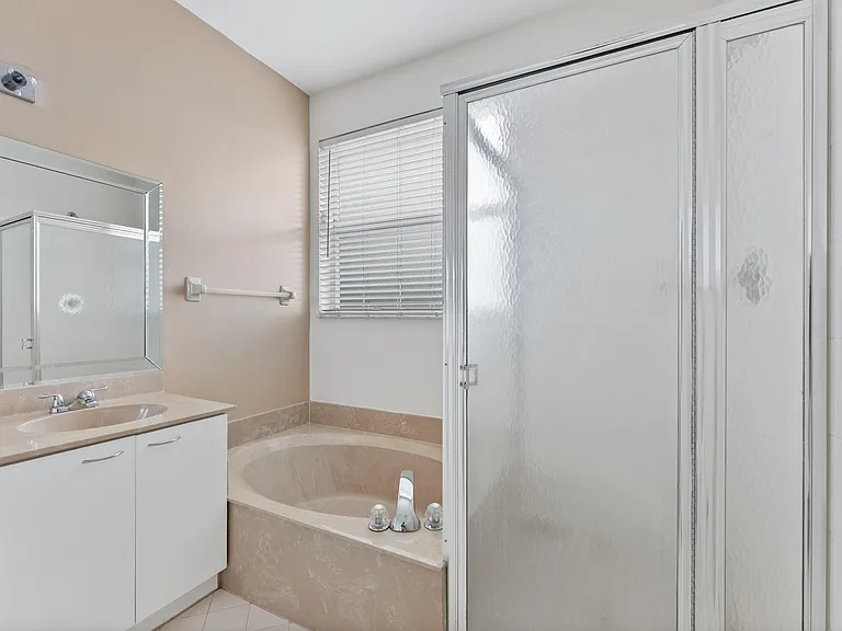 15350 NW 6th Ct — Photo 18