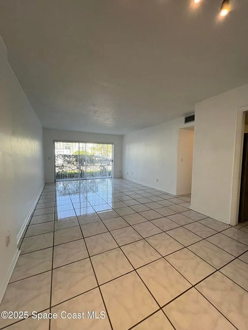 CC Condo — Photo 2