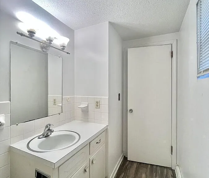 1908 Colonial Ln #1 — Photo 15