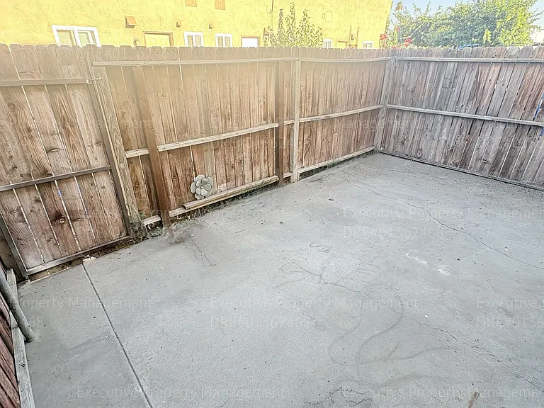 1405 Pacific St — Photo 15