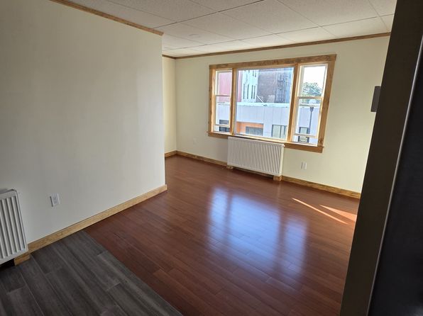 3 Silver St #1