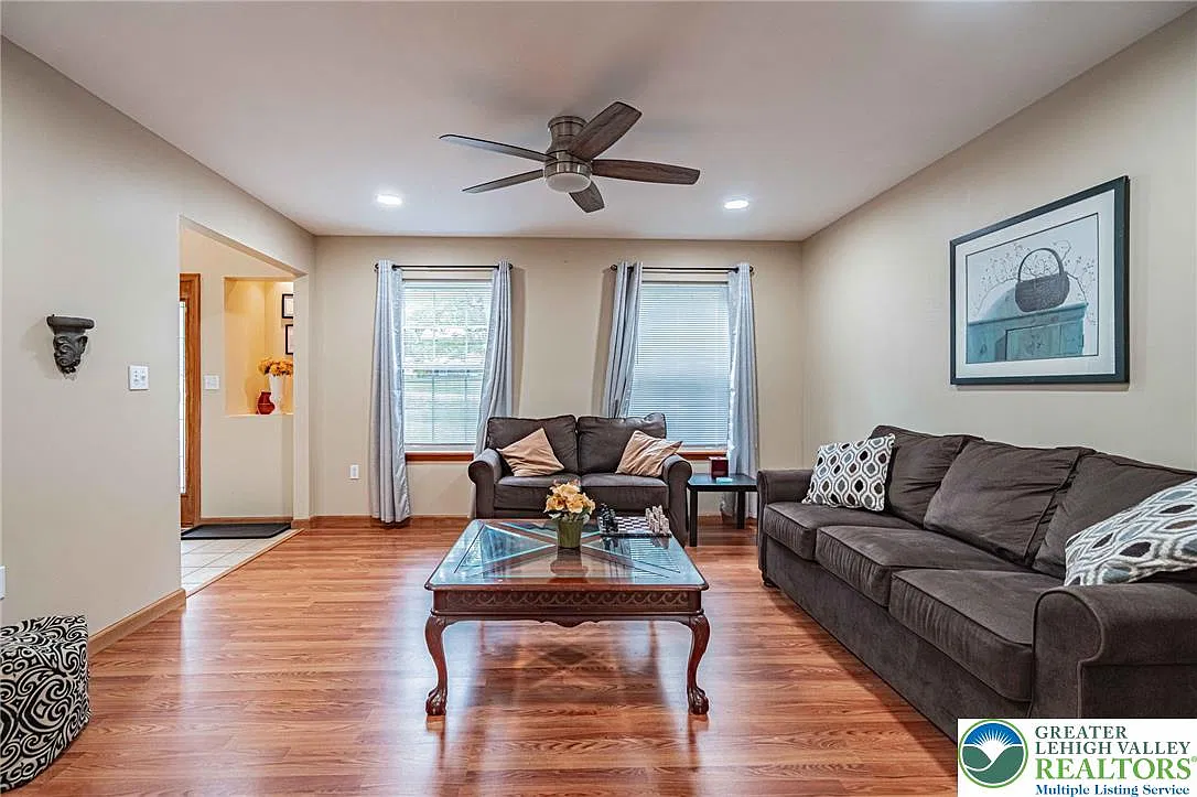 Studio, 2943 sqft, $3,800 — Photo 4