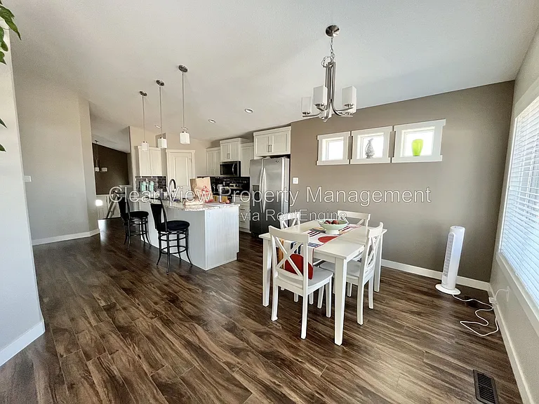 31 Northlander Ln W #UPPER LEVEL — Photo 3