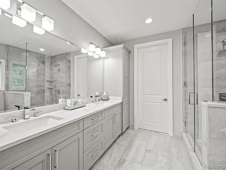 3511 Lakecrest Dr — Photo 37