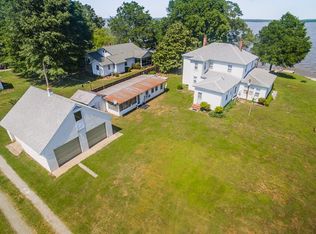 131 Point Breeze Ln, Dunnsville, VA 22454