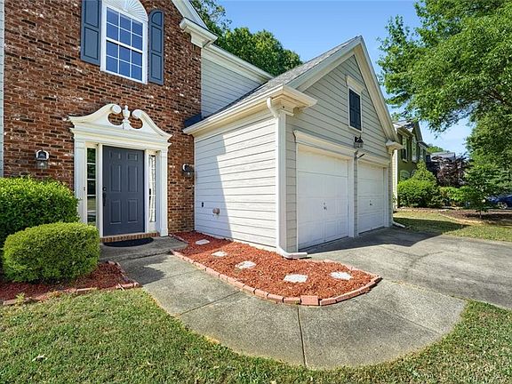 3rd image of 3482 Chastain Glen Ln NE