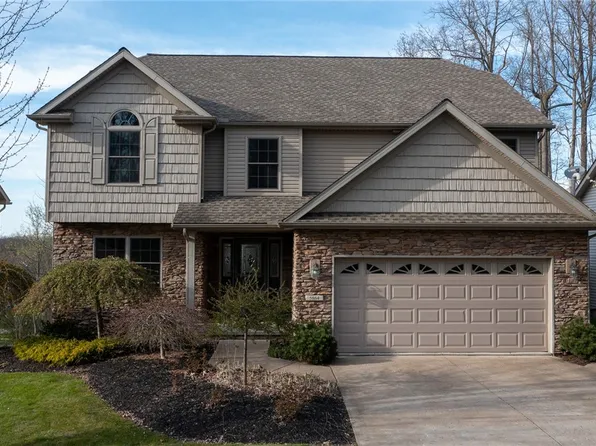 5864 Forest Crossing Dr, Erie, PA 16506