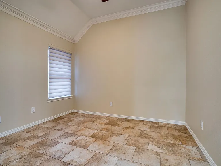 2724 Lakehollow Ln — Photo 26